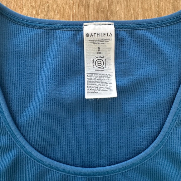 Athleta long sleeve scoop neck top NWOT Size Small - Picture 2 of 4